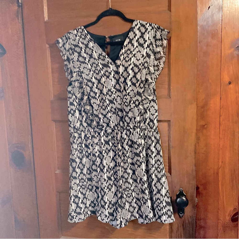 Apt. 9 Women Black And Tan Romper Large